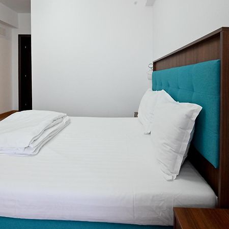 Helios Hotell Sulina Exteriör bild