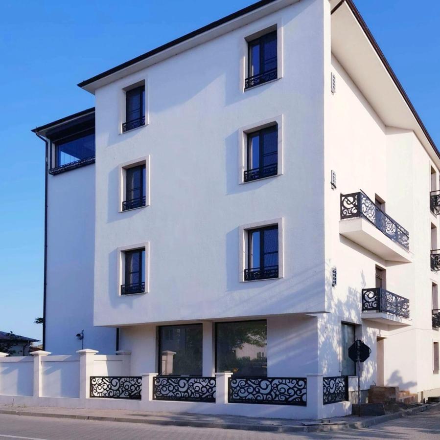 Helios Hotell Sulina Exteriör bild