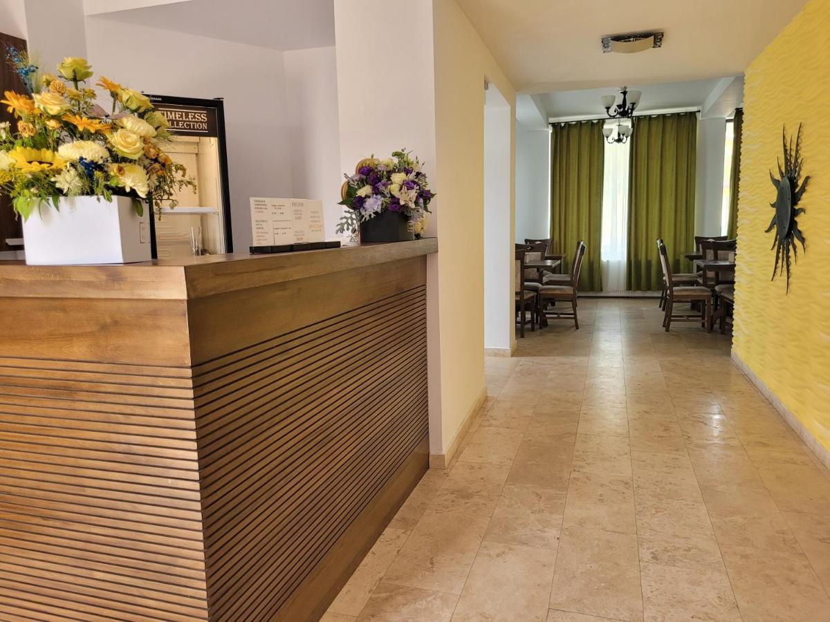 Helios Hotell Sulina Exteriör bild