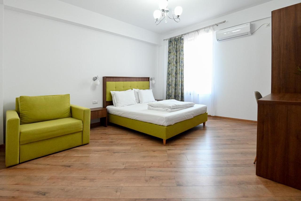 Helios Hotell Sulina Exteriör bild