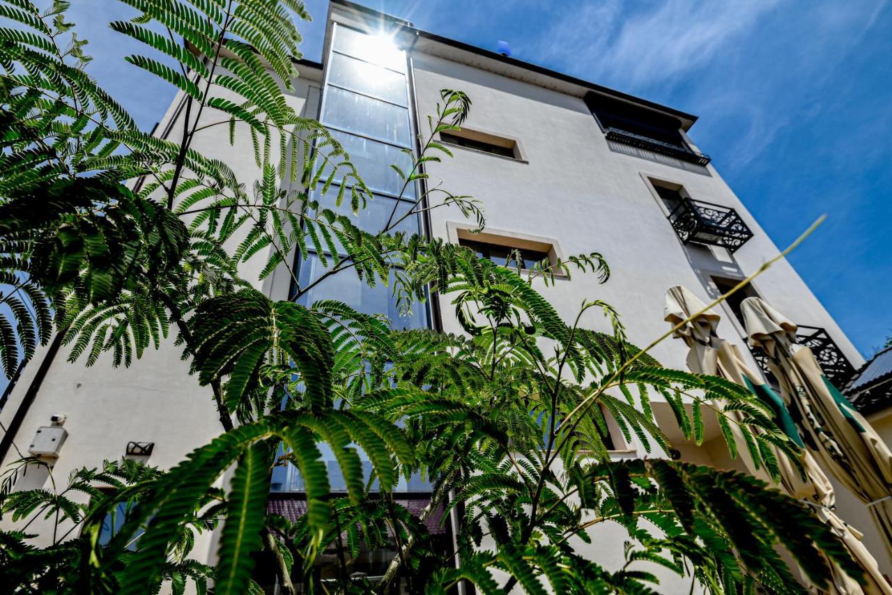Helios Hotell Sulina Exteriör bild