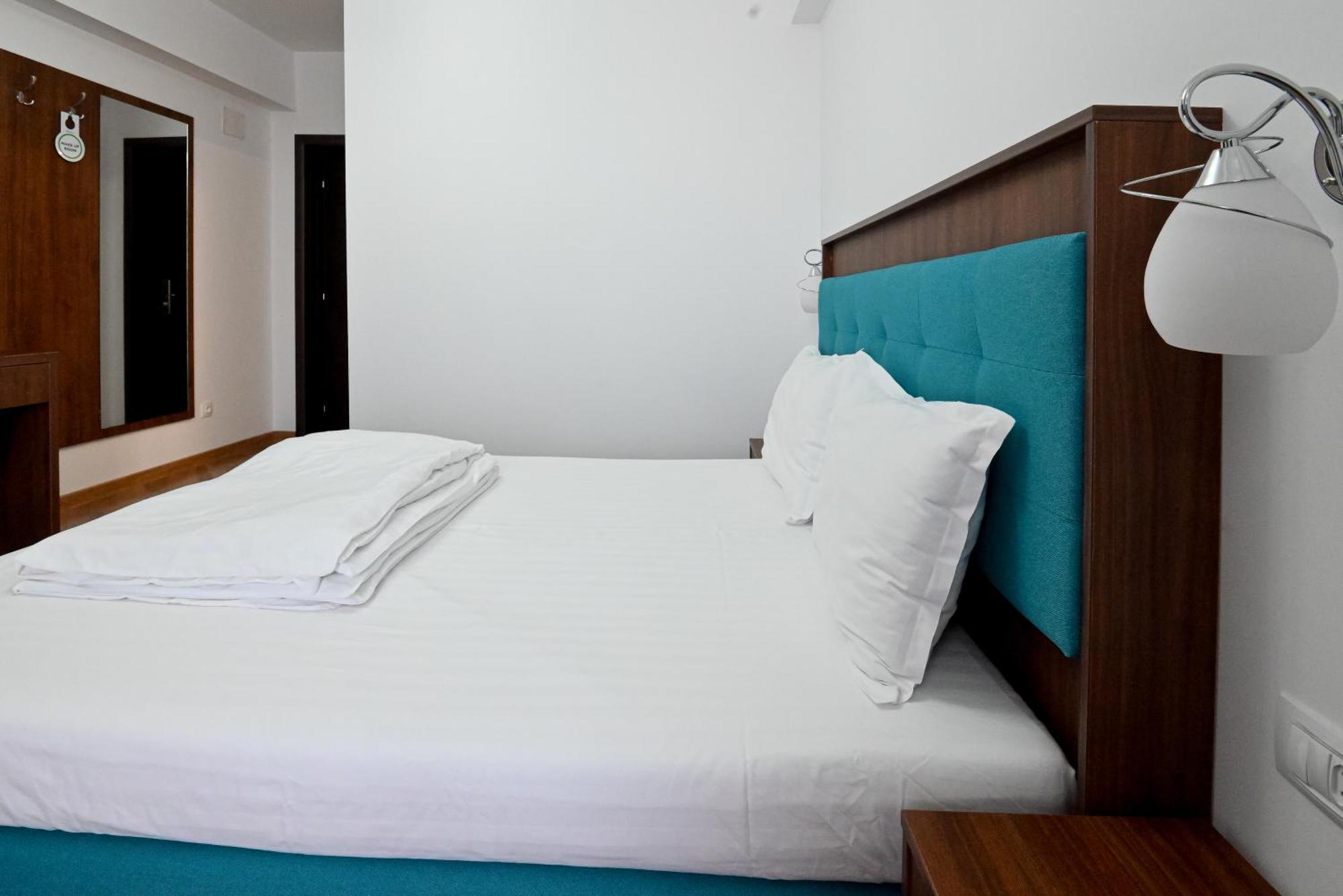 Helios Hotell Sulina Exteriör bild